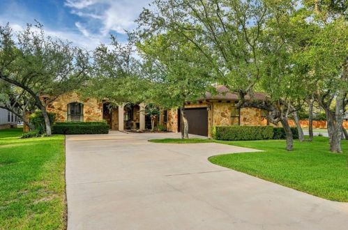 102 Blue Jay Dr, Austin, TX 78734-5165