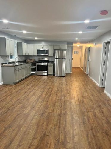 787 Manton Ave, Providence, RI 02909-5616