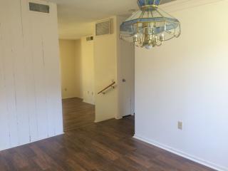 16 Great Meadow Ln, Farmington CT  06032-8006 exterior