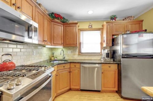 437 Northern Pkwy, Ridgewood NJ  07450-1720 exterior