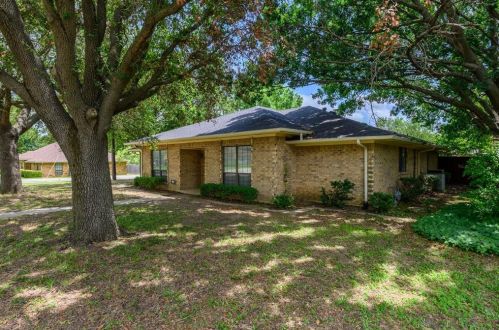 601 Headlee St, Denton, TX 76201-0852