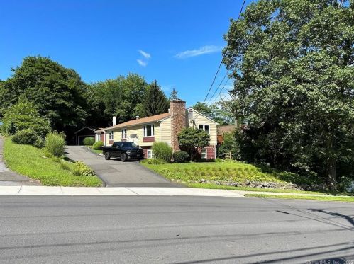 1074 Hamilton Ave, Waterbury, CT 06706-2348