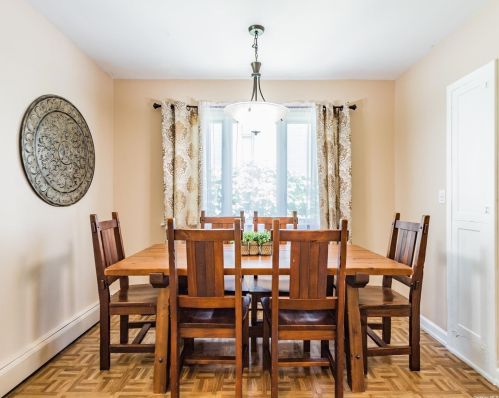 27 Hilden St, San Remo NY  11754-1743 exterior