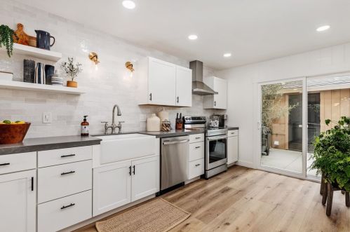 1961 Misty Cir, Encinitas CA  92024-3139 exterior