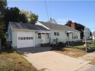 715 Hayward St, Manchester, NH 03103-4421