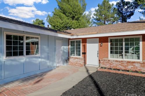 30238 Abelia Rd, Santa Clarita, CA 91387-1552