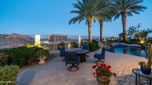 15645 7 St, Phoenix AZ 85014-4142 exterior