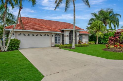 624 Lambton Ln, Naples, FL 34104-8303