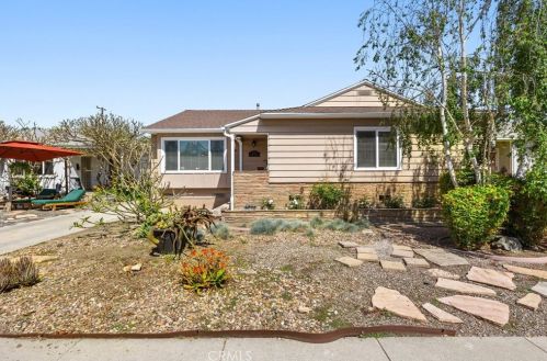 3716 Nipomo Ave, Long Beach, CA 90808-2430