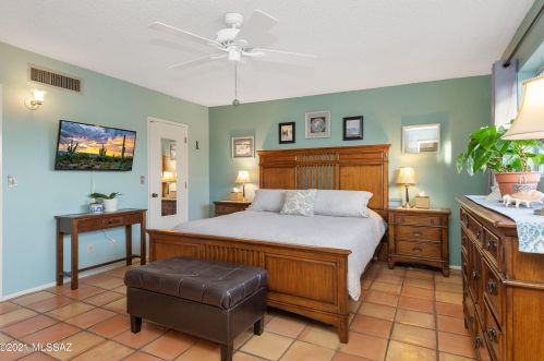 7552 Knollwood Cir, Tucson AZ 85750-2325 exterior