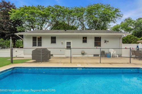 10 Trinity Pl, Jackson Twp NJ  08527-1822 exterior