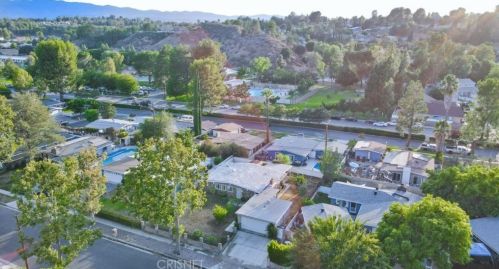 27325 Santa Clarita Rd, Santa Clarita CA  91350-1317 exterior
