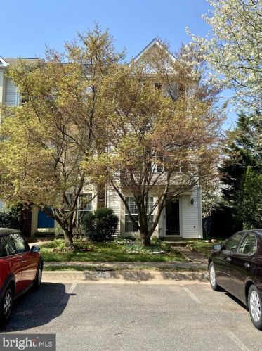 2420 Corn Crib Ct, Herndon, VA 20171-3071