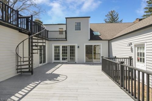 11 Douglass Ave, Bernardsville NJ  07924-1901 exterior