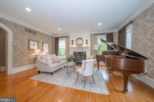 315 Blackburn Dr, Berwyn PA  19312-2801 exterior