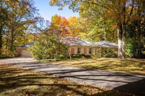 770 Koonce Rd, Hermitage, PA 16148-2430