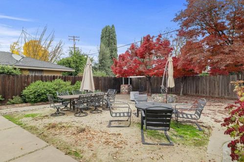 2612 Sunrise Ave, Modesto CA  95350-2437 exterior