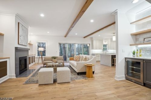 7 Maple St, Chatham Township NJ  07928-1624 exterior