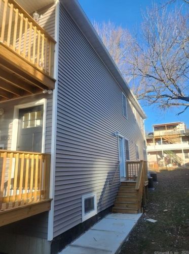 1834 Seaview Ave, Bridgeport CT  06610-2731 exterior