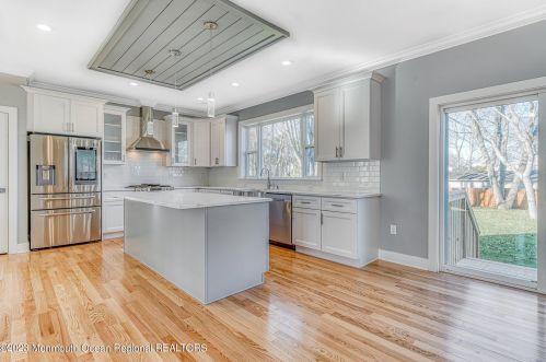 136 Lilac Dr, Bricktown, NJ 08724-1316