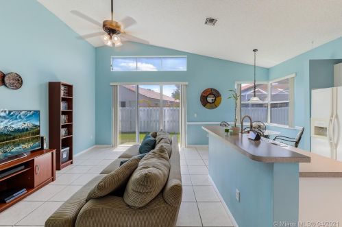 15726 16 Ct, Hollywood FL 33026-0509 exterior