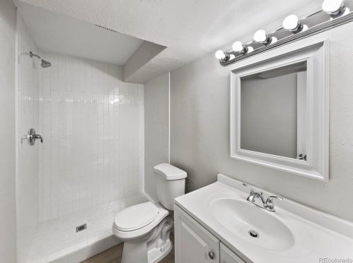 3857 Fraser St, Denver CO 80014-3829 exterior