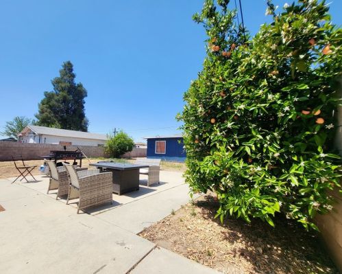 951 California Ave, Beaumont CA  92223-1617 exterior