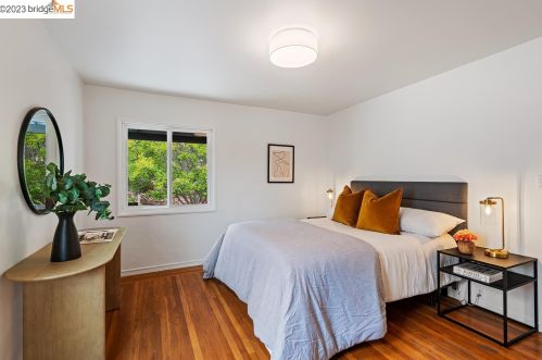 4817 Brookdale Ave, Oakland CA  94619-2510 exterior