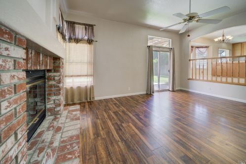 273 Sparrow St, Vacaville CA  95687-7223 exterior