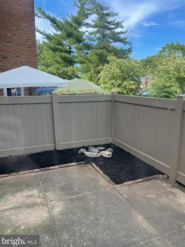 2053 Harbour Dr, Palmyra NJ 08065-1113 exterior