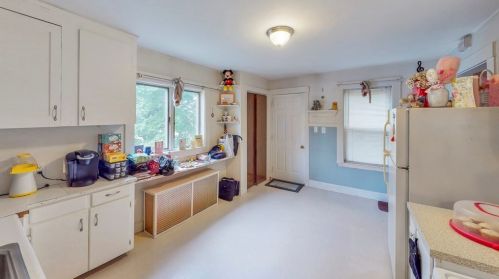 291 St, Dedham MA 02026-2044 exterior