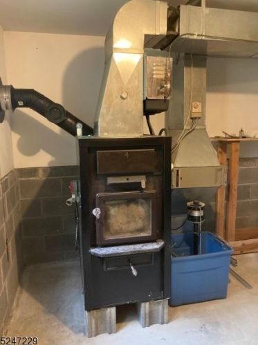 55 Hunts School Rd, Fredon NJ  07860-5405 exterior