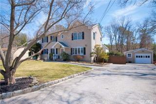 52 Montauk Trl, Panamoka, NY 11961-2242