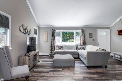 75 Candle Hill Rd, Danbury CT  06812-2412 exterior