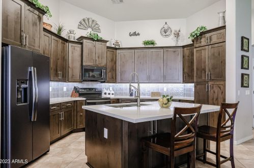 18076 Banff Ln, Sun City, AZ 85388-7649