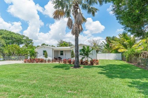 3089 Thelma Rd, West Palm Beach, FL 33406-7908