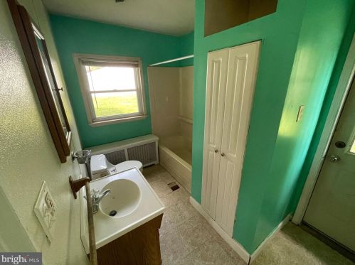 304 Governors Ave, Dover DE  19904-3006 exterior