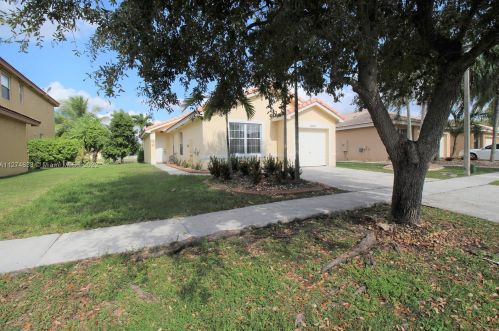 17952 29th Ln, Hollywood, FL 33029-5500