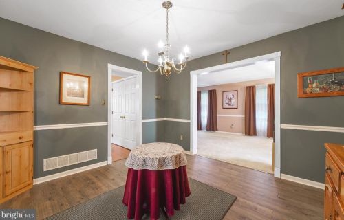 1351 Westminster Dr, Downingtown PA  19335-3655 exterior