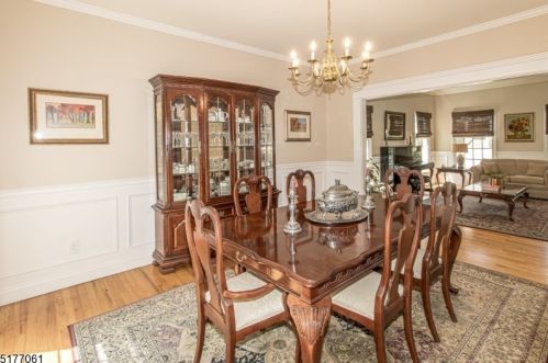 3 Shirewood Dr, Scotch Plains NJ 07076-2513 exterior