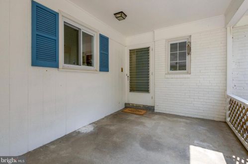 7905 Jansen Dr, Springfield VA 22152-2412 exterior