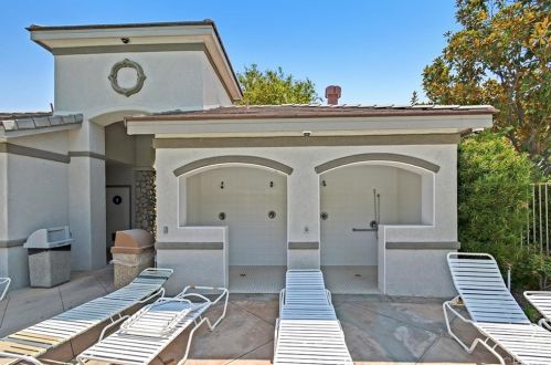 24306 Foxglove Pl, Santa Clarita CA  91354-4922 exterior