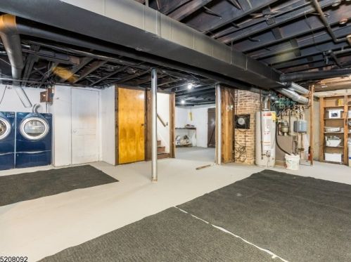 104 King George Rd, Warren NJ  07059-6955 exterior