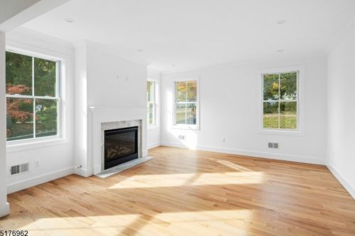 38 Old Smalleytown Rd, Warren NJ  07059-5446 exterior