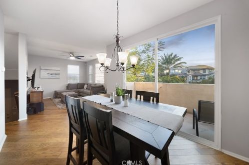 31165 Sunflower Way, Temecula CA  92592-4184 exterior
