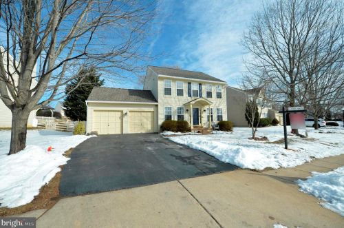 17244 Magic Mountain Dr, Round Hill, VA 20141-4402