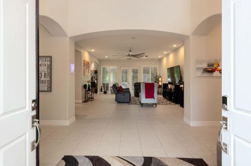 8 King Edward Ct, Rancho Mirage CA  92270-1621 exterior