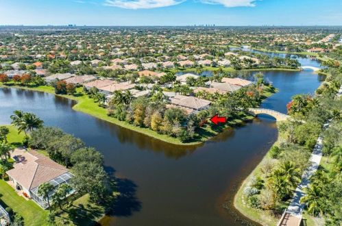 15379 Upwind Dr, Bonita Springs, FL 34135-8588