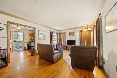 310 Coolidge St, Long Beach, CA 90805-2205