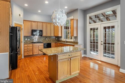 13101 Taverner Loop, Woodbridge VA  22192-5333 exterior